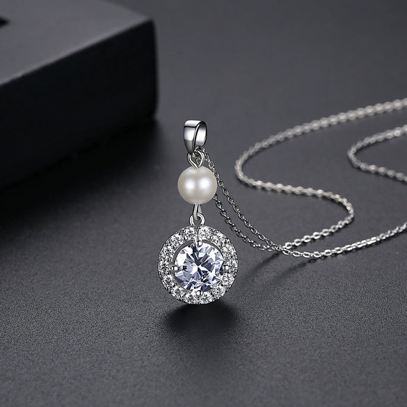 Women's Fashion Geometric Round Zircon Pendant Necklace With Electroplated Copper Ochain