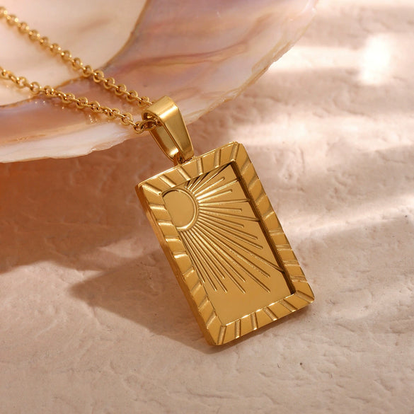 Women's Fashion Geometric Stainless Steel And Titanium Steel Necklace 18K Gold Plated And Carved