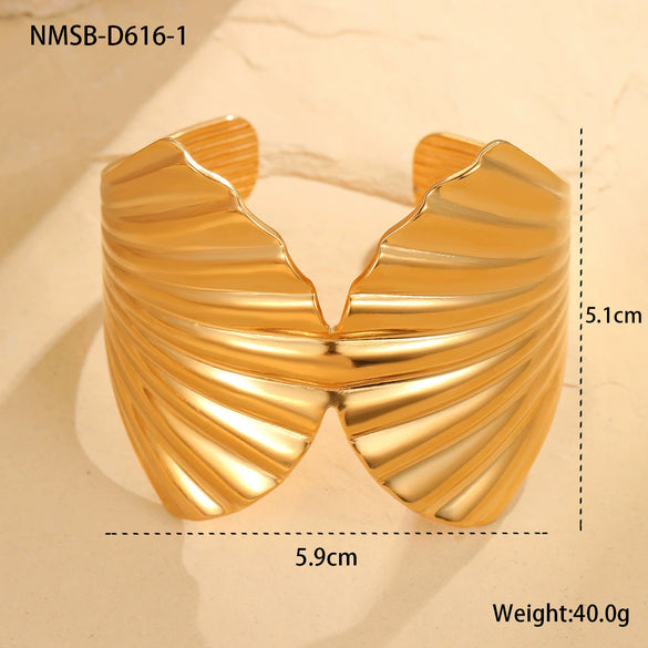 Women's Fashion Geometric Stainless Steel Starfish Shell Exaggerated Arm Ring Bracelet With Electroplating