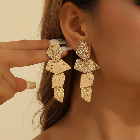 Women's Fashion Geometric Statement Stud Earrings With Irregular Long Metal Design And Electroplated Finish Wholesale