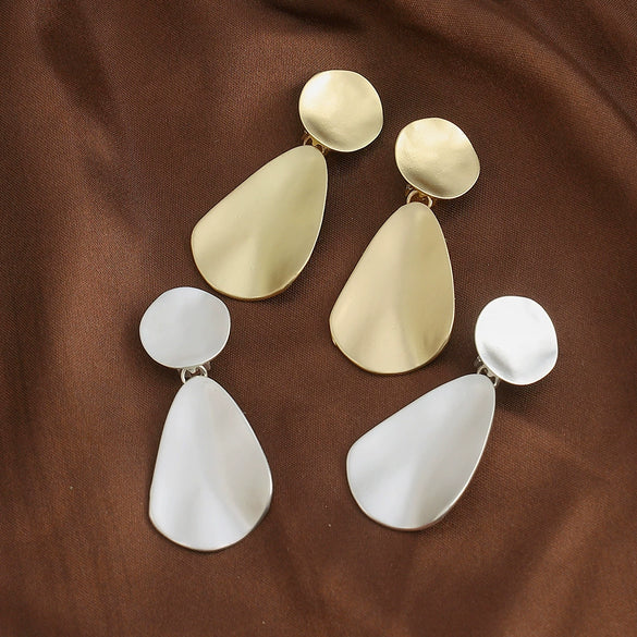Women's Fashion Geometric Water Drop Clipon Long Statement Earrings With Bold Metal Design