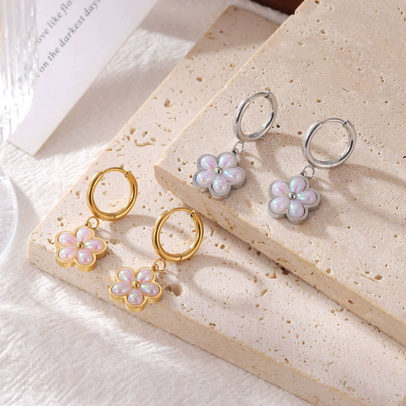 Women's Fashion Minimalist Titanium Steel Geometric Fivepetal Flower Pearl Necklace And Earrings With Electroplating