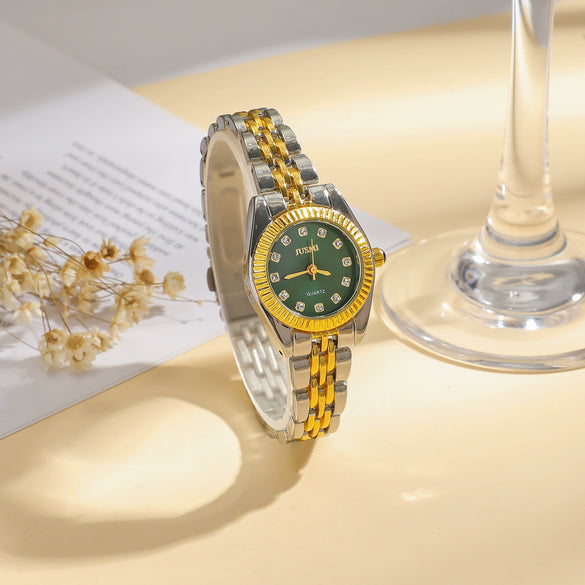 Women's Fashion Quartz Watch With Alloy Case And Strap Round Dial And Star Roman Face Design