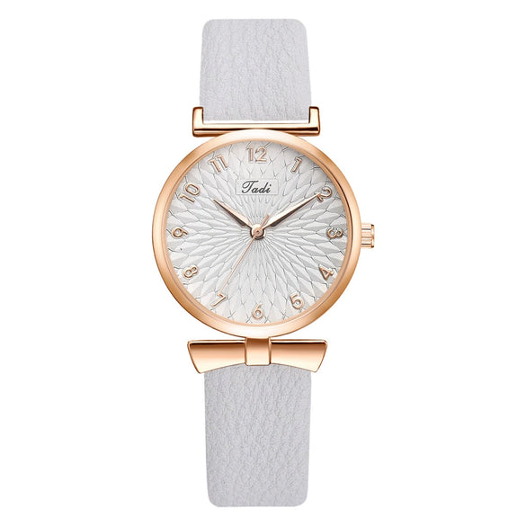 Women's Fashion Quartz Watch With Round Dial Alloy Case Textile Strap And Ordinary Glass Mirror