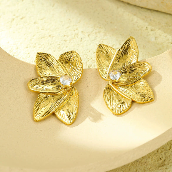 Women's Fashion Simple Half Petal Inlaid Zircon Stainless Steel And 18K Gold Electroplated Earrings