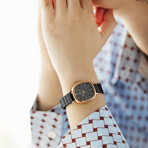 Women's Fashion Simple Light Luxury Alloy And Stainless Steel Quartz Watch With Oval Dial Waterproof
