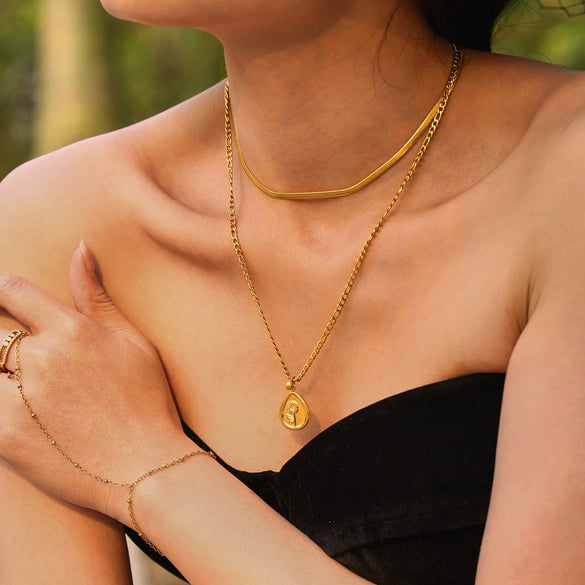 Women's Fashion Simple Stainless Steel And Titanium Steel Heart Pendant Necklace With Geometric Pattern Electroplated 18K Real Gold Light Luxury Style Versatile Accessories