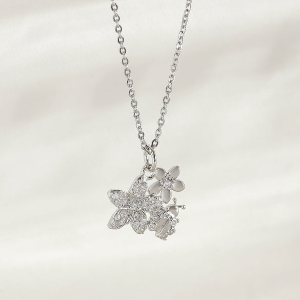 Women's Fashion Temperament Clavicle Chain Jewelry Copper Material Flower And Animal Pattern Electroplating Process