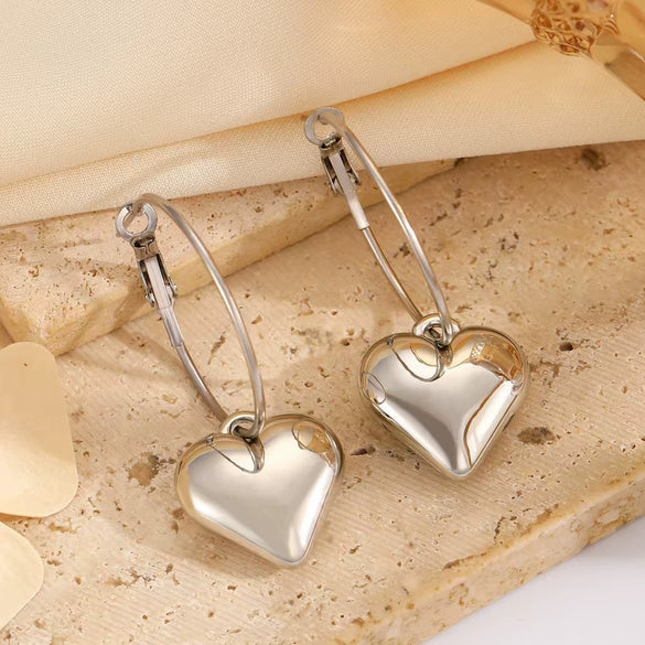 Women's Fashion Three Dimensional Exaggerated Heart Shaped Ccb Earrings With Electroplating