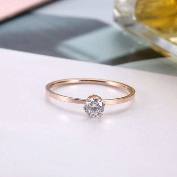 Women's Fashion Stainless Steel Rose Gold Geometric Six Claw Solitaire Ring Simple Electroplated Stainless Steel Open Finger Ring