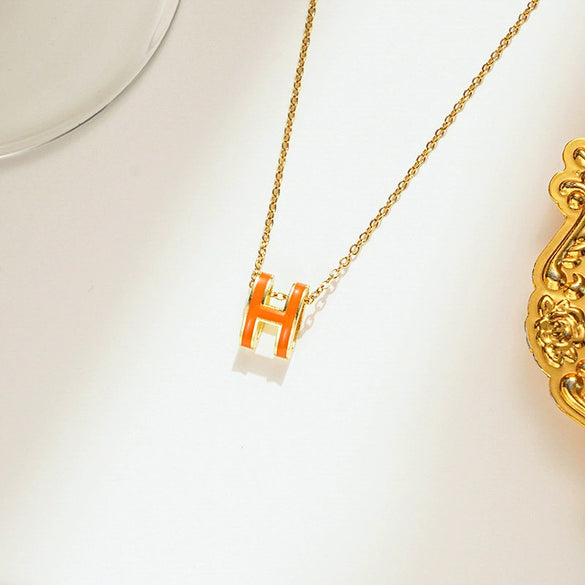 Women's Fashionable Elegant Light Luxury Copper Pendant Titanium Steel Necklace With Letter H Oil Dropping Enamel And Electroplating