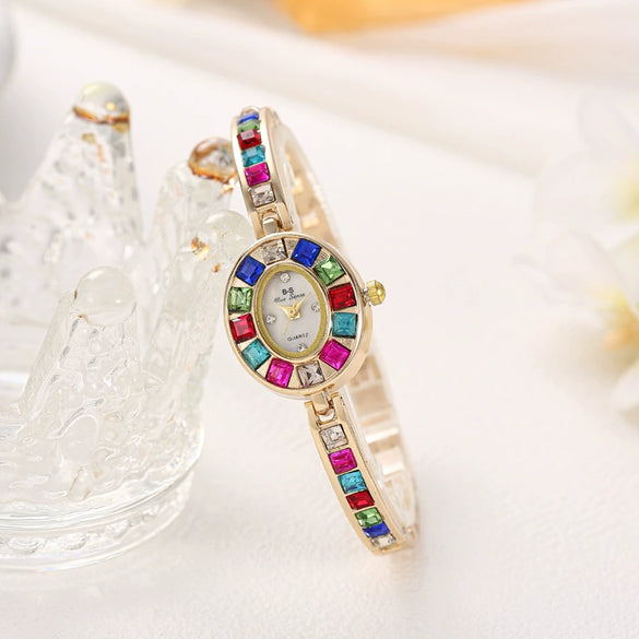 Women's Fashionable Light Luxury Quartz Wrist Watch With Alloy Material And Oval Dial