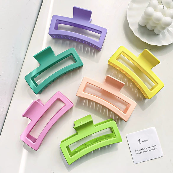 Women's Fashionable Simple Geometric Hollow Ps Handmade Shark Clip Hair Grab