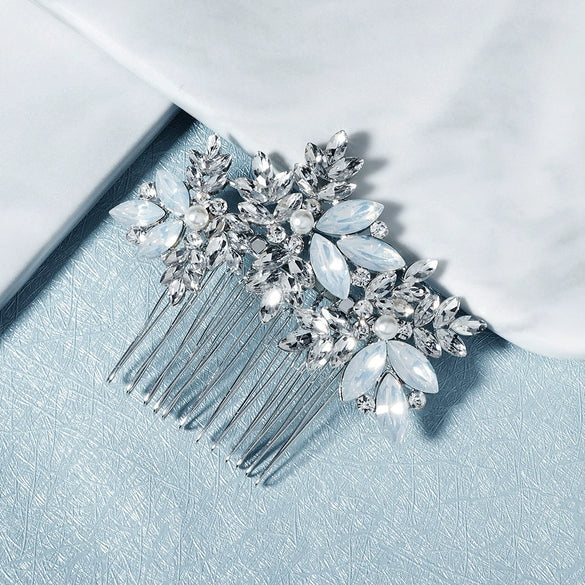Women's Floral Alloy Rhinestone And Pearl Hair Comb Bohemian Bridal Hair Accessory