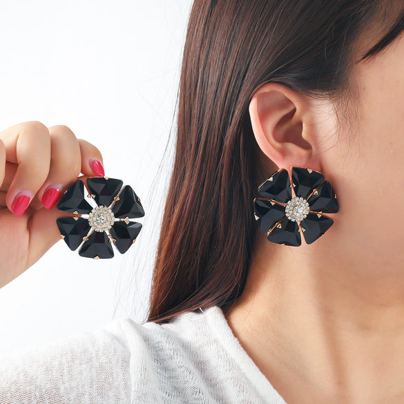 Women's Floral Artificial Crystal Earrings Set With Diamonds