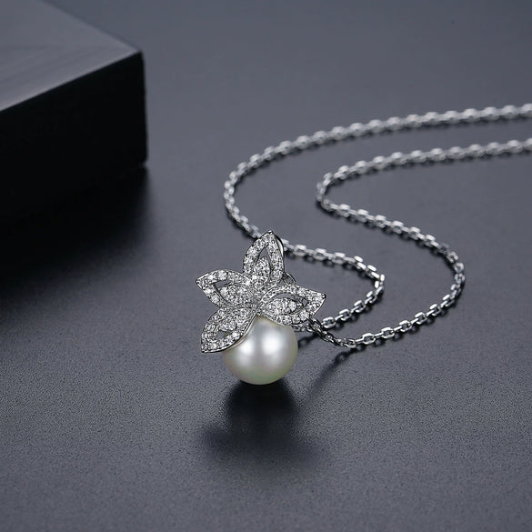 Women's Floral Copper Necklace With Zircon And Pearl Pendant Electroplated Minimalist Jewelry Wholesale