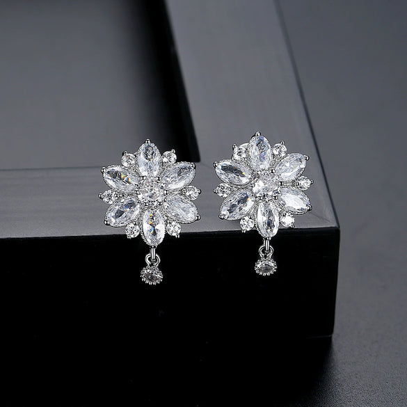 Women's Floral Copper Zircon Earrings With Electroplated Finish Elegant Fashion Statement Jewelry