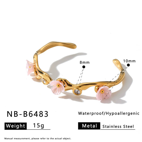 Women's Floral Geometric Stainless Steel Bracelet With 18K Gold Vacuum Plating And Zircon Inlay