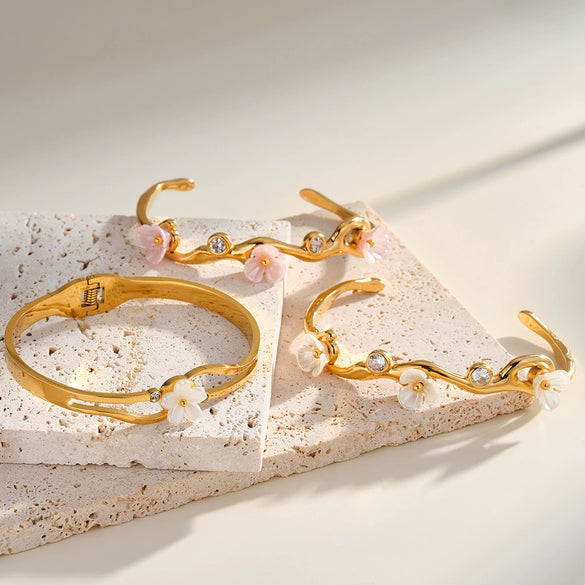 Women's Floral Geometric Stainless Steel Bracelet With 18K Gold Vacuum Plating And Zircon Inlay