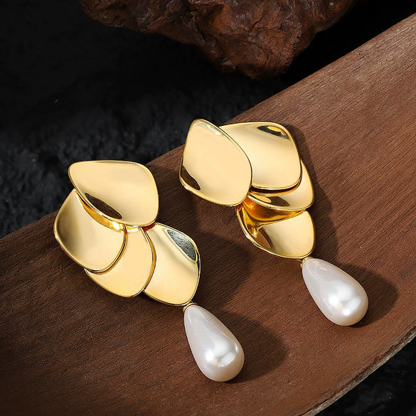 Women's Floral Pearl Earrings Geometric Metal Jewelry With Real Gold Plating And Minimalist Design