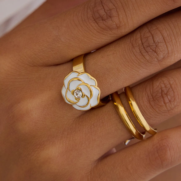 Women's Flower Titanium Steel And Stainless Steel Necklace Earrings And Ring Set With Electroplating