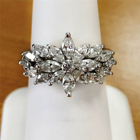 Women's Flowershaped Copper Ring Inlaid With Zircon