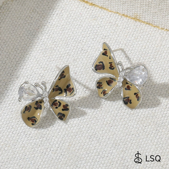Women's French Retro Copper Earrings With Dead Leaf Butterfly Design And Electroplating Treatment