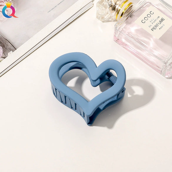 Women's Frosted Plastic Heart Shaped Hair Claw Clip Handmade Fashion Hair Accessory Wholesale