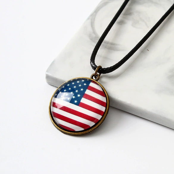 Women's Geometric Alloy Pendant Necklace With Dripping Oil Finish And Rope Chain Fashion Jewelry Wholesale
