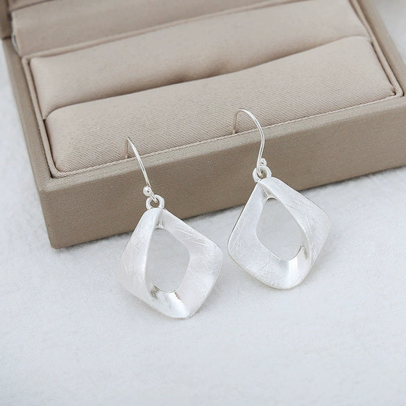 Women's Geometric Alloy Statement Earrings Exaggerated Fashion Jewelry With Bold Contemporary Styling