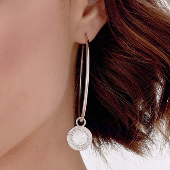 Women's Geometric Big Circle Earrings With Silver Needle And Copper Electroplated Retro Light Luxury Style