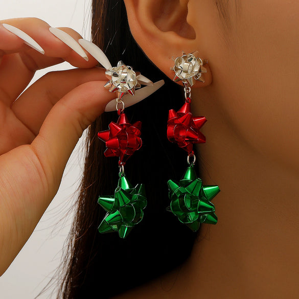 Women's Geometric Christmas Flower Drop Earrings Retro Metal Long Dangle Earrings With Electroplated Finish