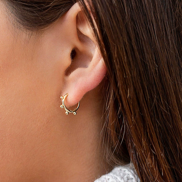 Women's Geometric Circle Small Bead Hoop Earrings With Silver Needle And Copper Electroplated Simple Fashion Ear Buckle Design