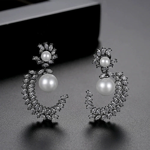 Women's Geometric Copper Earrings With Gray Pearls And Inlaid Zircon Electroplated Fashion Jewelry