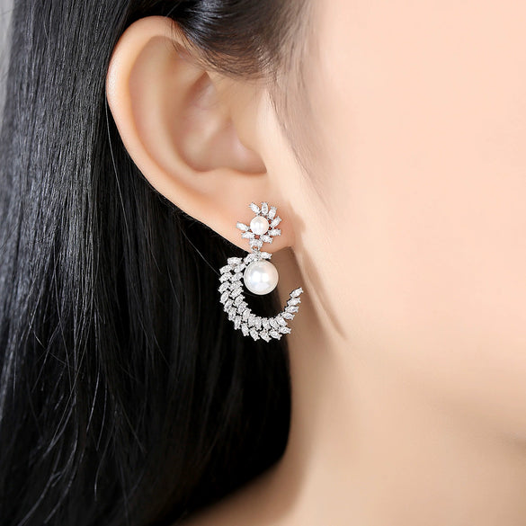 Women's Geometric Copper Earrings With Gray Pearls And Inlaid Zircon Electroplated Fashion Jewelry
