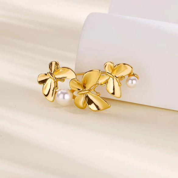 Women's Geometric Copper Imitation Pearl Pastoral Style Electroplated Flower Brooch