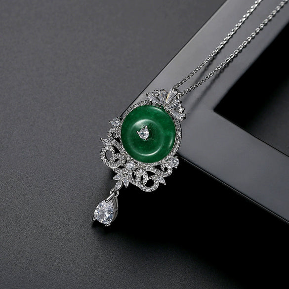 Women's Geometric Copper Pendant Necklace With Zircon Inlay And Electroplated Collarbone Chain Fashion Jewelry