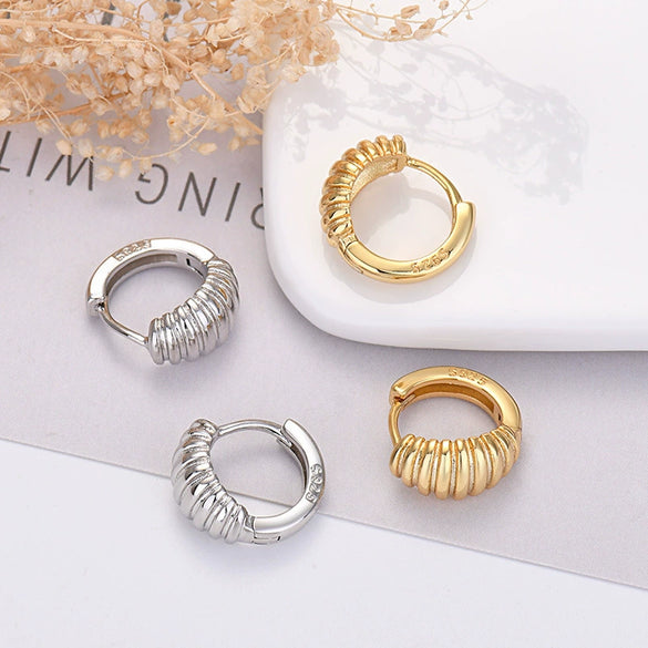 Women's Geometric Croissant Threaded Earrings With Silver Needle And Copper Electroplated Retro Street Style
