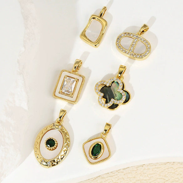 Women's Geometric Diamondencrusted White Shell Abalone Shell Necklace Pendant Jewelry Accessories Electroplated Simple Style