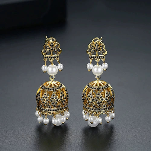 Women's Geometric Electroplated Copper Pearl Earrings With Crystal Zircon Accents In A Vintage Style