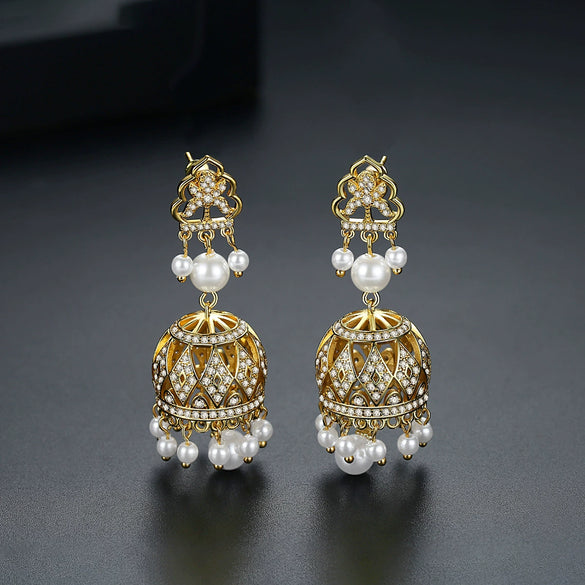 Women's Geometric Electroplated Copper Pearl Earrings With Crystal Zircon Accents In A Vintage Style