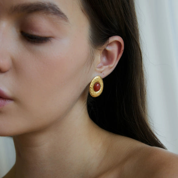 Women's Geometric Floral Carved Resin Stud Earrings In Titanium Steel And Stainless Steel With Pvd Gold Plated Finish