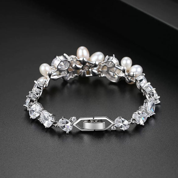 Women's Geometric Flower Bracelet With Freshwater Pearl And Zircon Copper Electroplated Fashion Jewelry