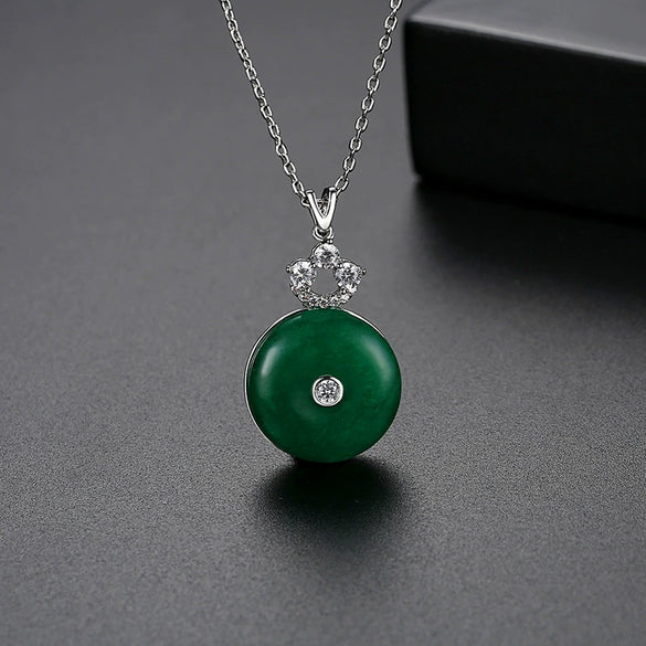 Women's Geometric Green Chalcedony Pendant Necklace With Zircon Details Electroplated Copper Retro Fashion Jewelry
