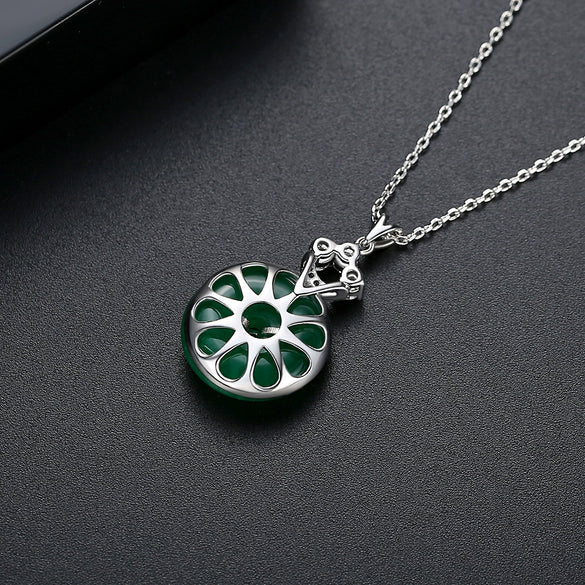 Women's Geometric Green Chalcedony Pendant Necklace With Zircon Details Electroplated Copper Retro Fashion Jewelry