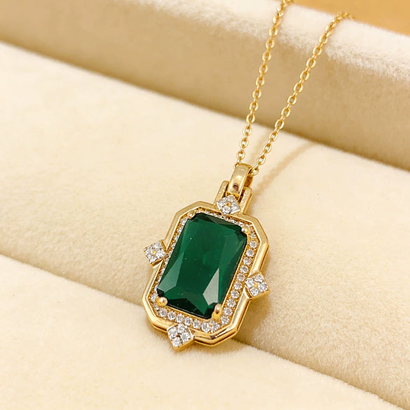 Women's Geometric Light Luxury Style Titanium Steel Necklace With Flower Pattern And Inlaid Zircon Pendant On Water Wave Chain