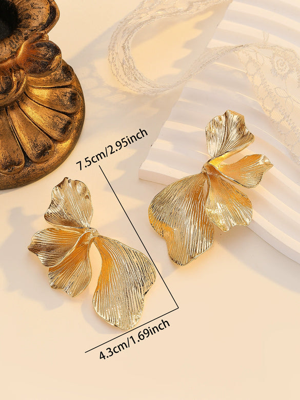 Women's Geometric Metal Pearl Earrings With Electroplated Finish Exaggerated Retro Fashion Statement Jewelry