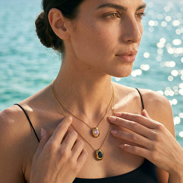 Women's Geometric Oval Pendant Necklace In Stainless Steel With Zircon Inlay And 18K Vacuum Plated Finish