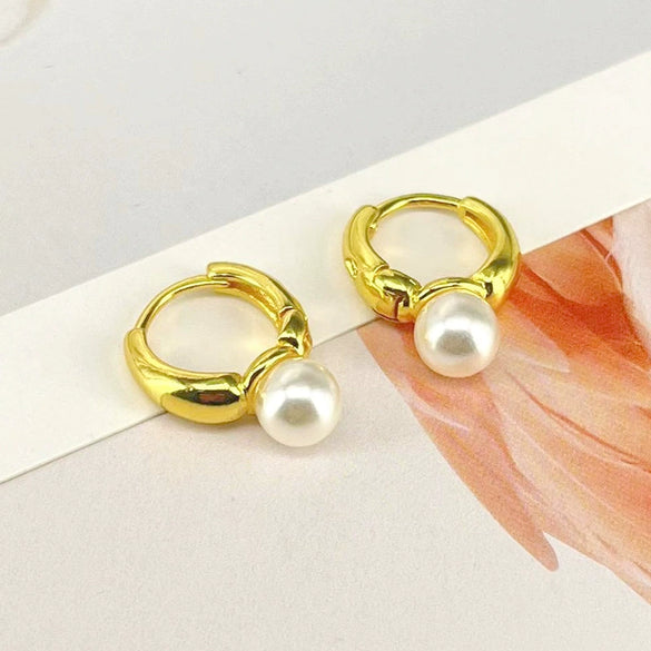 Women's Geometric Pearl Ear Cuff Earrings With Silver Needle And Copper Electroplated Hypoallergenic Vintage Ins Style Jewelry