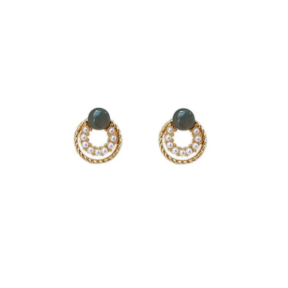 Women's Geometric Round Pearl Earrings Copper Electroplated Simple Elegant All Match Stud Earrings With Silver Needle